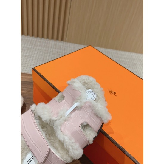  Cake Hair Slippers