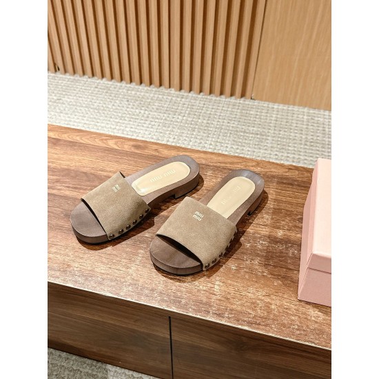 slippers