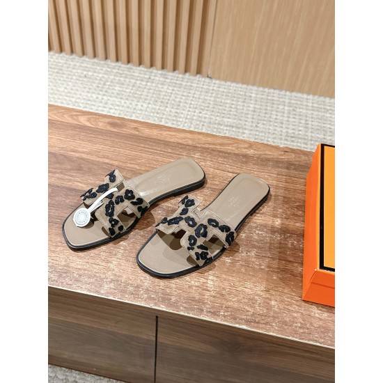 H slippers