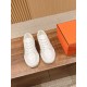 Skateboard shoes