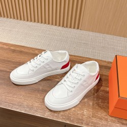 Skateboard shoes