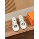 Skateboard shoes