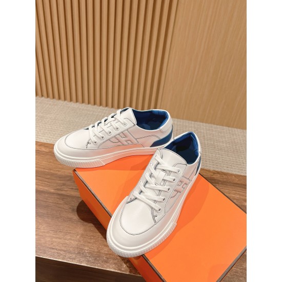 Skateboard shoes