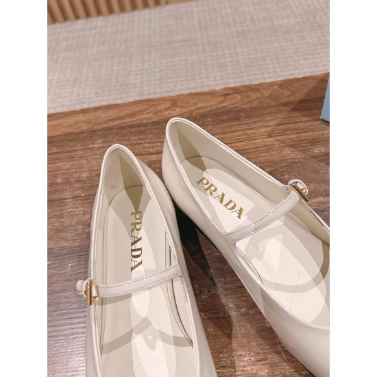 Nude shoes