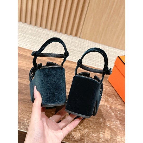 H Sandals