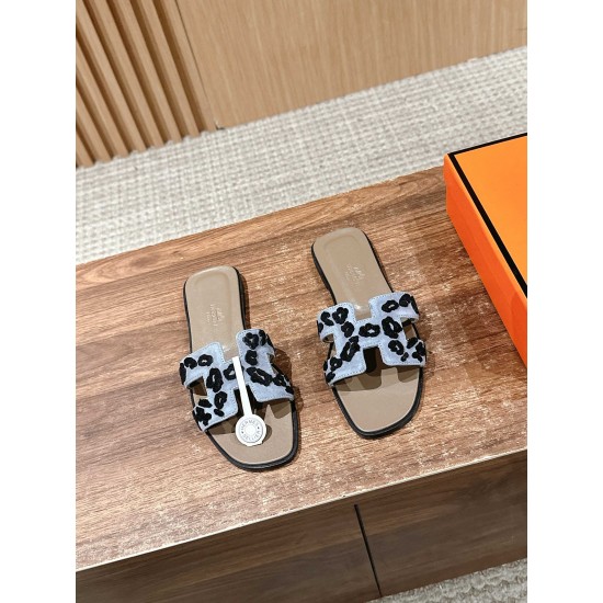 H slippers