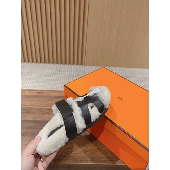  Cake Hair Slippers