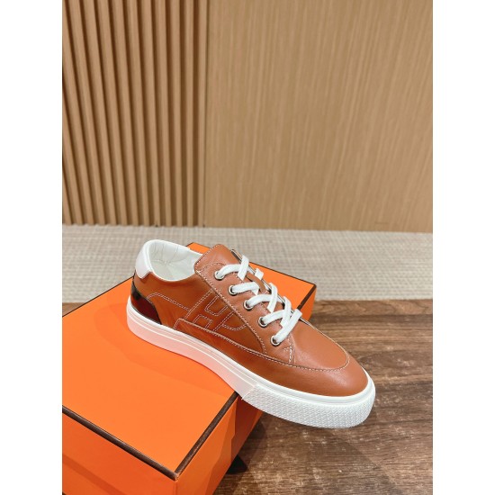 Skateboard shoes