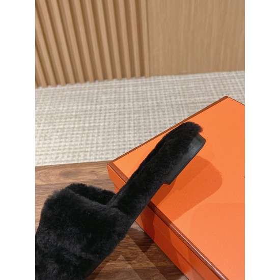 Plush slippers