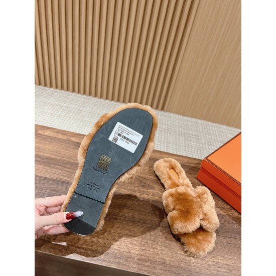 Plush slippers