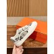 Skateboard shoes
