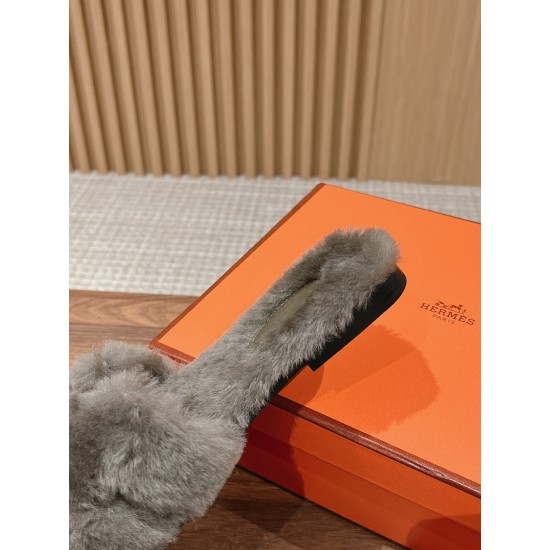 Plush slippers