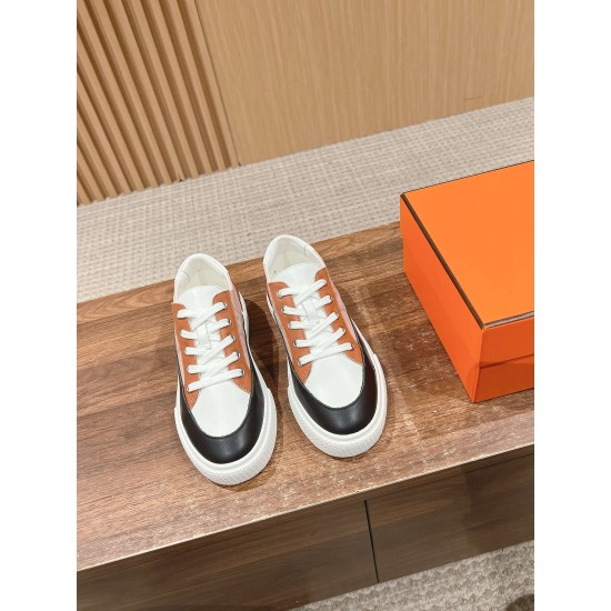 Skateboard shoes