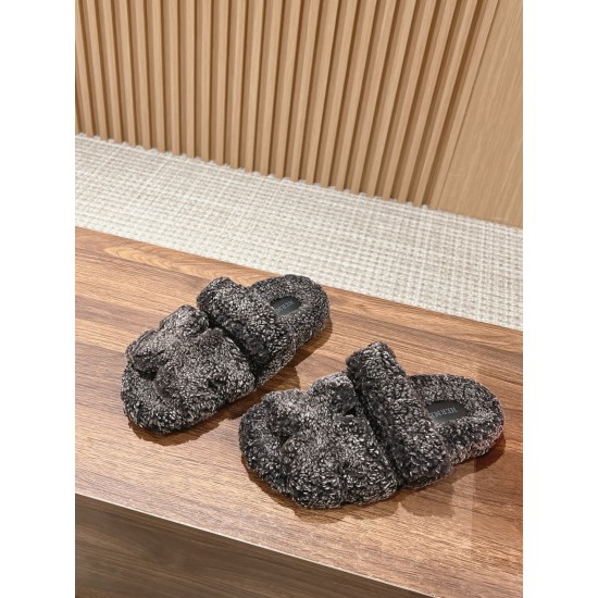  Cake Hair Slippers