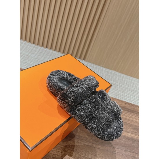  Cake Hair Slippers