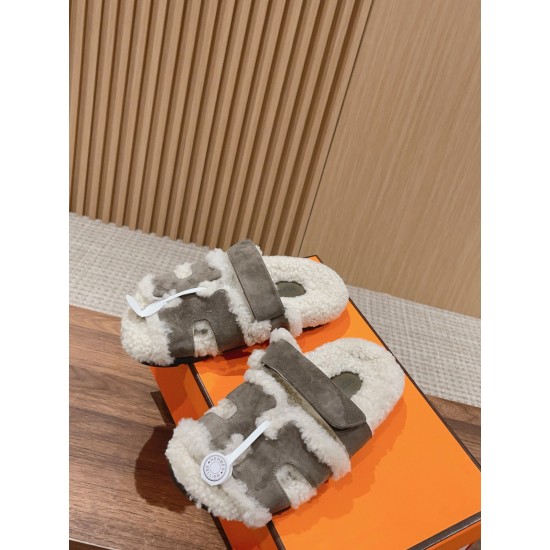  Cake Hair Slippers