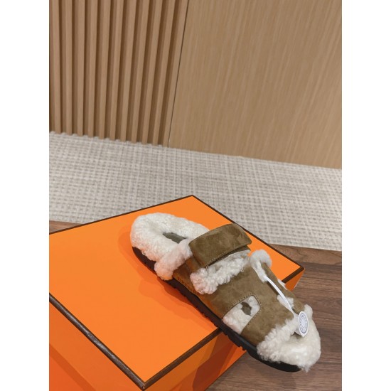  Cake Hair Slippers