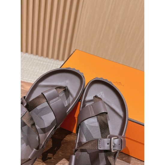 H Sandals