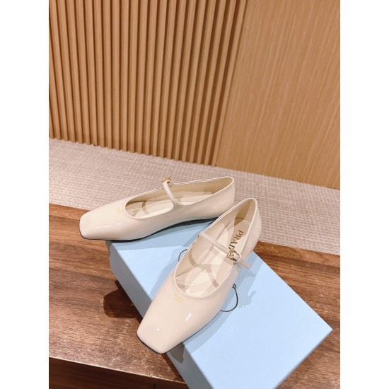Nude shoes