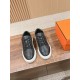 Skateboard shoes