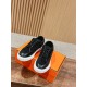 Skateboard shoes