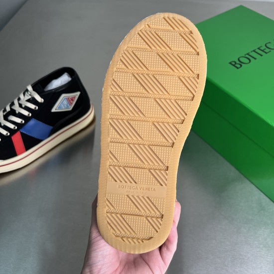 canvas shoe