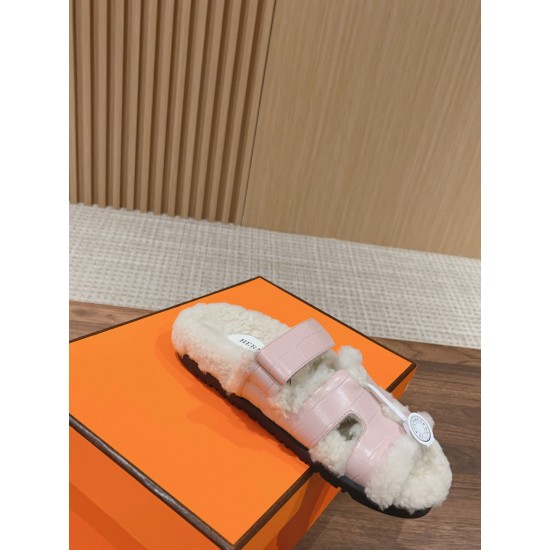  Cake Hair Slippers