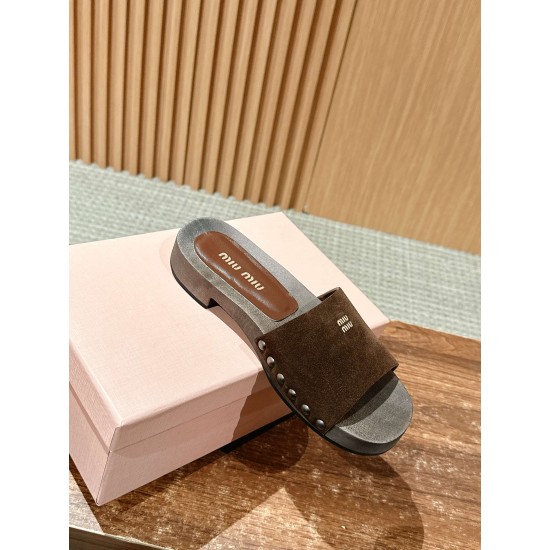 slippers