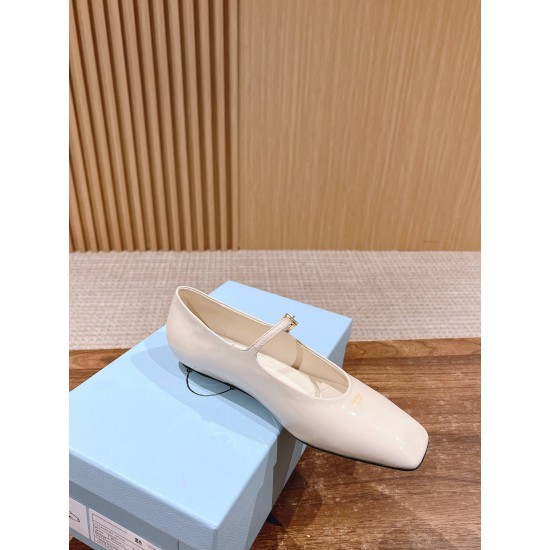 Nude shoes
