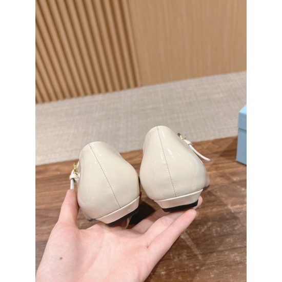 Nude shoes