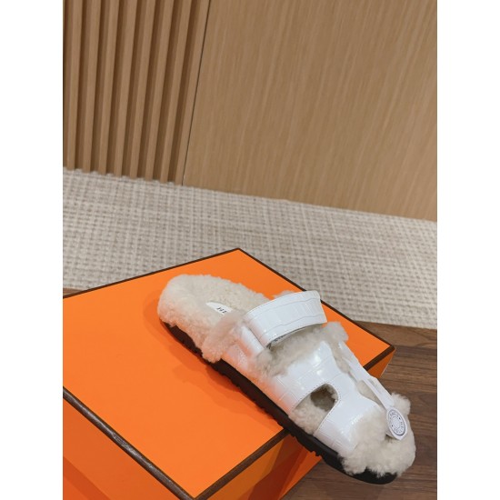  Cake Hair Slippers