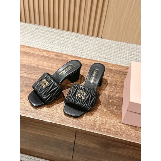 slippers