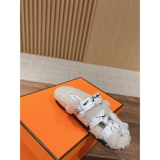  Cake Hair Slippers