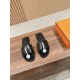 H slippers