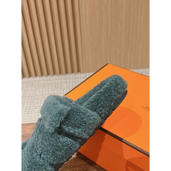  Cake Hair Slippers