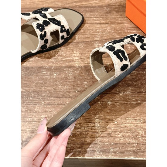 H slippers