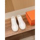 Skateboard shoes