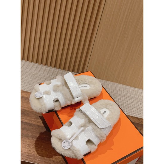  Cake Hair Slippers