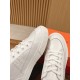 Skateboard shoes