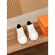 Skateboard shoes
