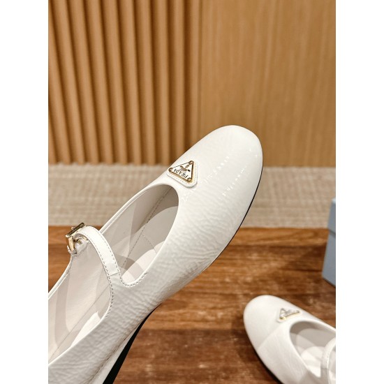 Nude shoes