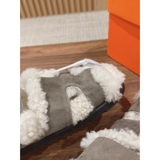  Cake Hair Slippers
