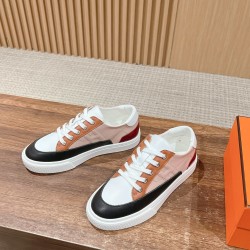Skateboard shoes
