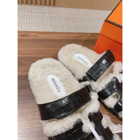  Cake Hair Slippers