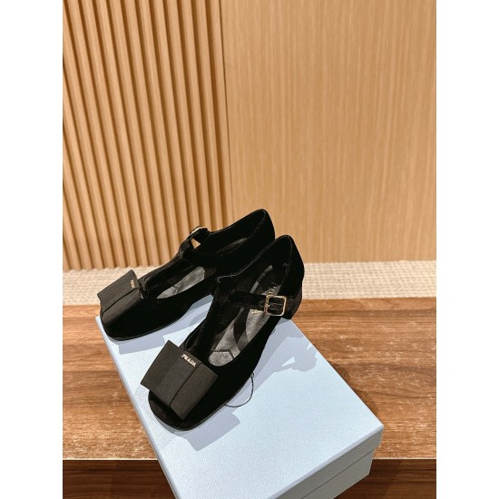 Nude shoes