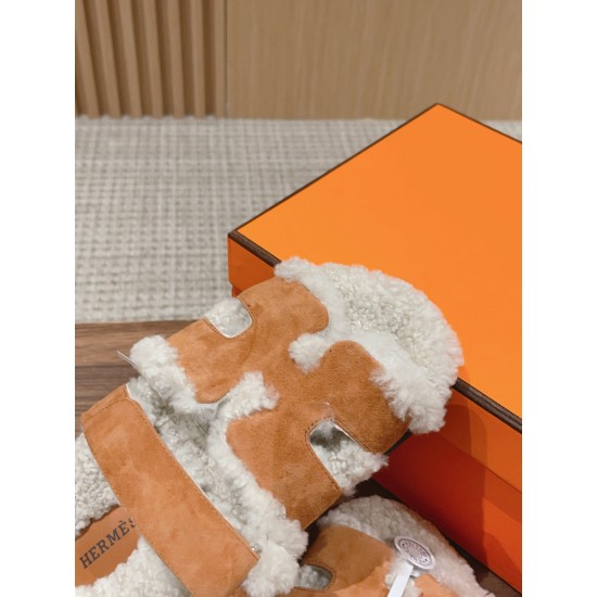  Cake Hair Slippers