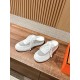 H lace up slippers