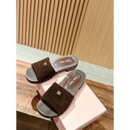 slippers