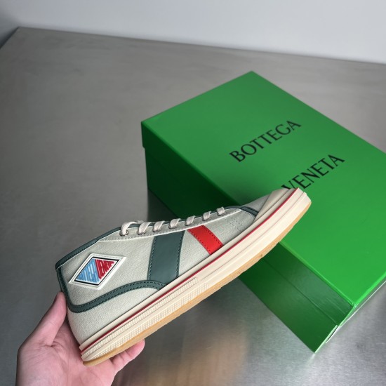 canvas shoe