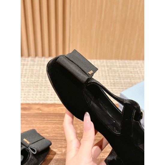 Nude shoes